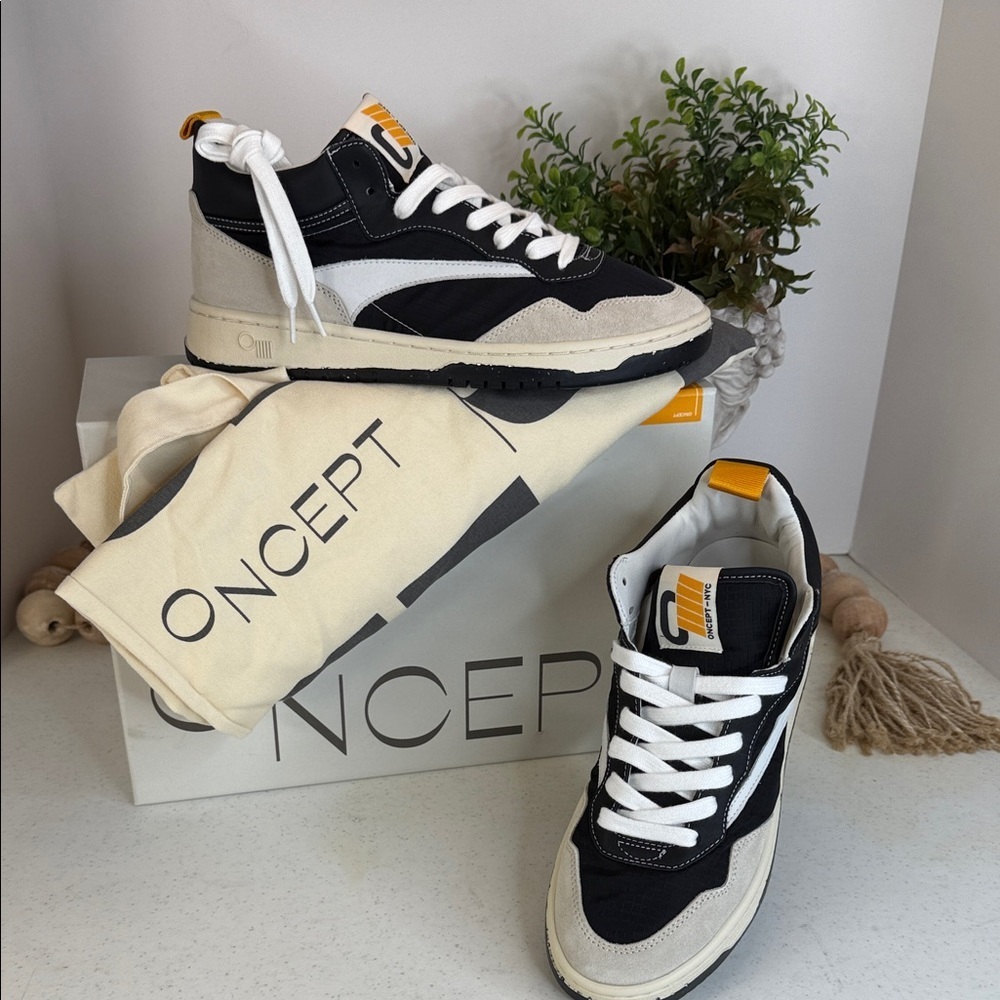 ONCEPT
Women's Princeton Low Top Sneakers Black Sz 7.5